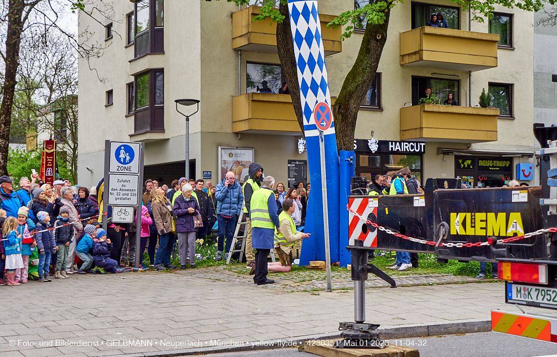 01.05.2023 - Maibaumaufstellung in Berg am Laim